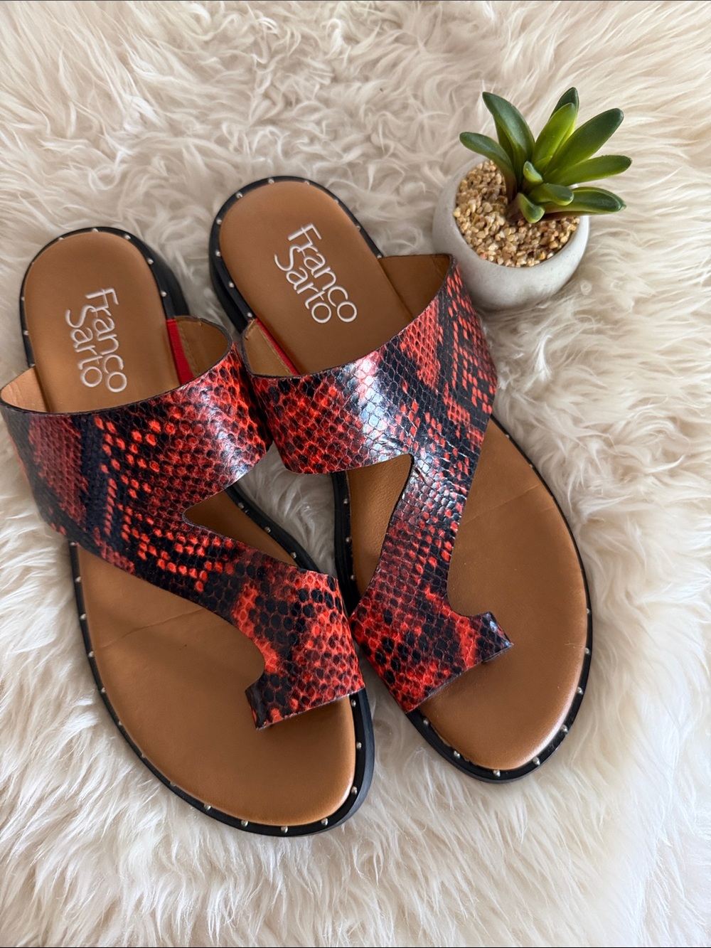 Franco Sarto Ginny Toe-Loop Slide Sandals red/black snakeskin print Leather NWOB